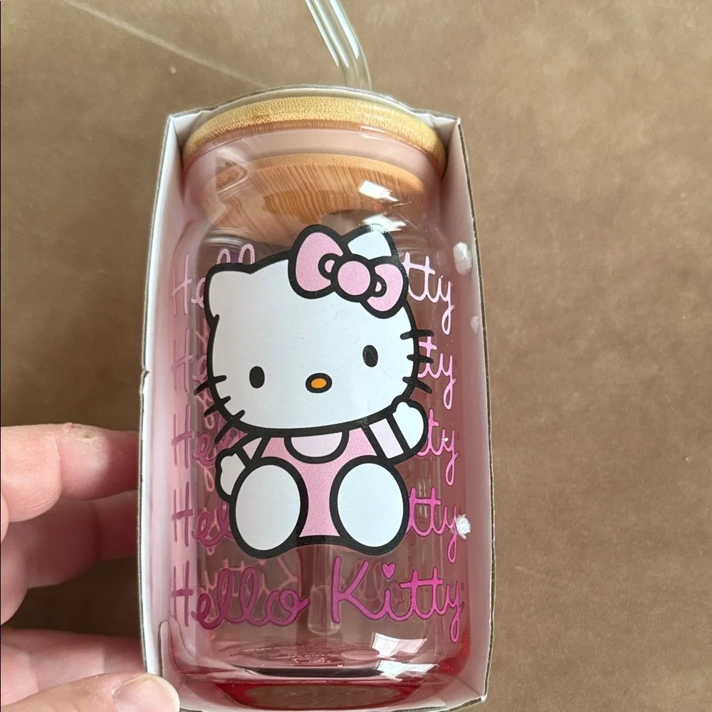Hello Kitty Pink Glass Tumbler with Straw and Lid - Picture 3 of 4
